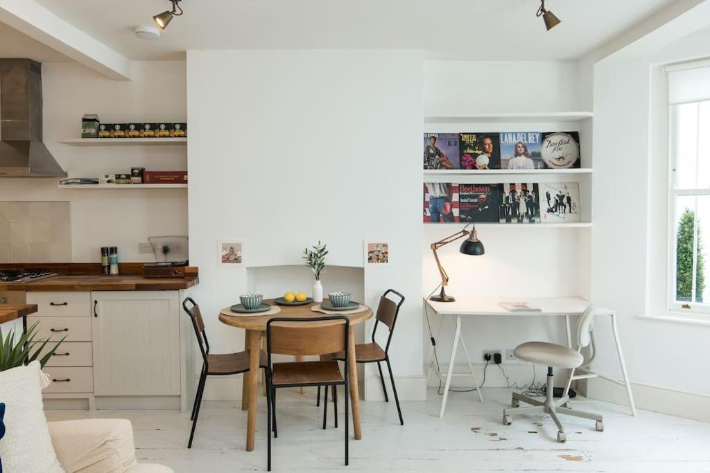 Апартаменты Charming 2-Bed Flat In The Heart Of Nottinghill - Steps From Portobello Rd Market And Nottinghill Bookshop Лондон Экстерьер фото
