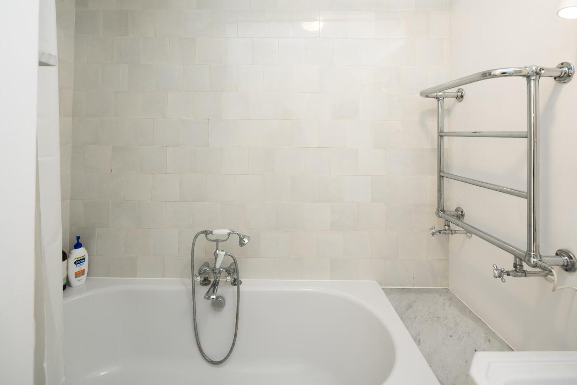 Апартаменты Charming 2-Bed Flat In The Heart Of Nottinghill - Steps From Portobello Rd Market And Nottinghill Bookshop Лондон Экстерьер фото