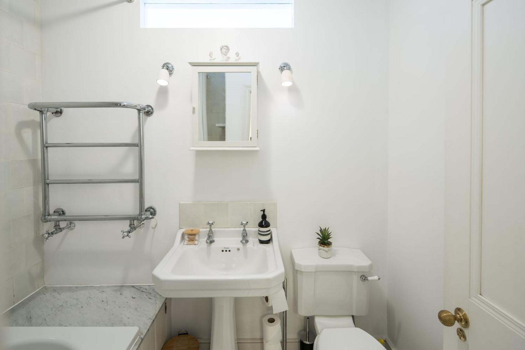 Апартаменты Charming 2-Bed Flat In The Heart Of Nottinghill - Steps From Portobello Rd Market And Nottinghill Bookshop Лондон Экстерьер фото